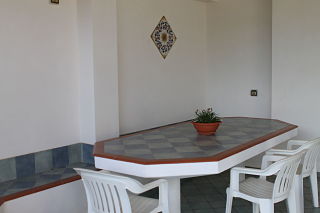 tavolo in muratura veranda pt